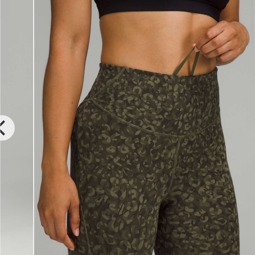 Lululemon Base Pace High-Rise 23"
Intertwined Camo Medium Olive (Size 4)